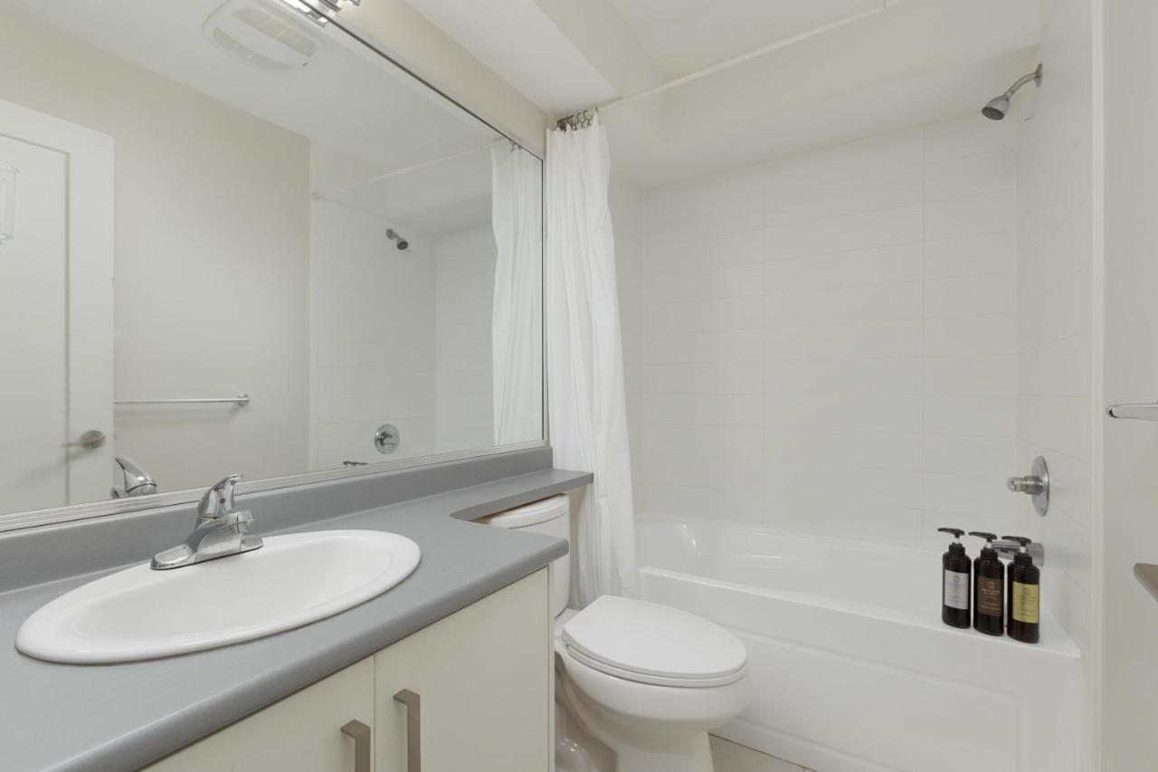 Tastefully Furnished And Newly Updated 2 Bd Central Lynn Valley North Vancouver Villa Kültér fotó