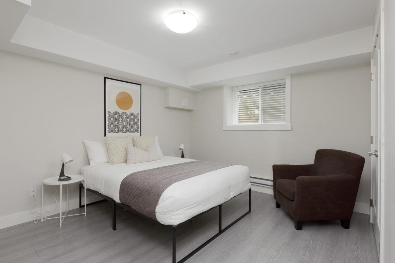 Tastefully Furnished And Newly Updated 2 Bd Central Lynn Valley North Vancouver Villa Kültér fotó